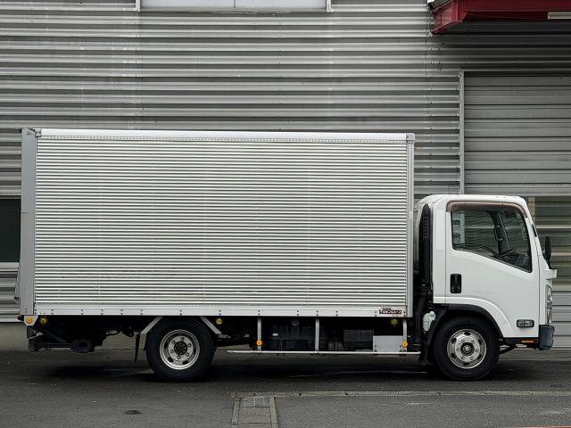 Isuzu Elf 4
