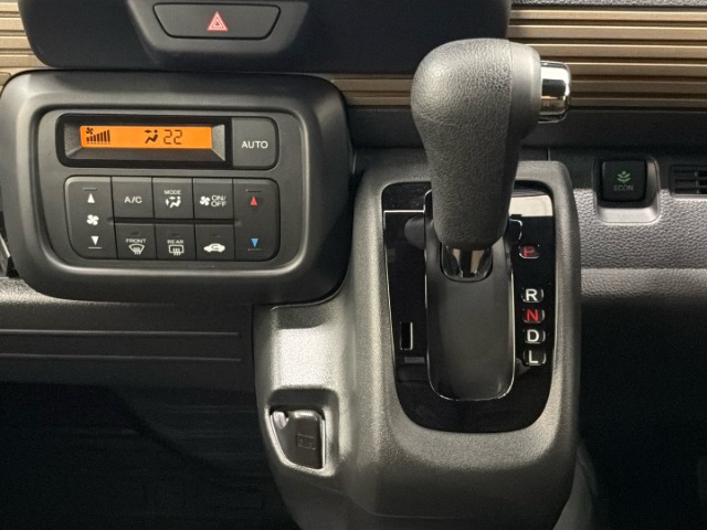 Honda N-VAN 10
