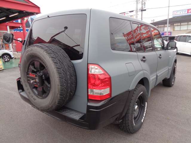 Mitsubishi Pajero 6