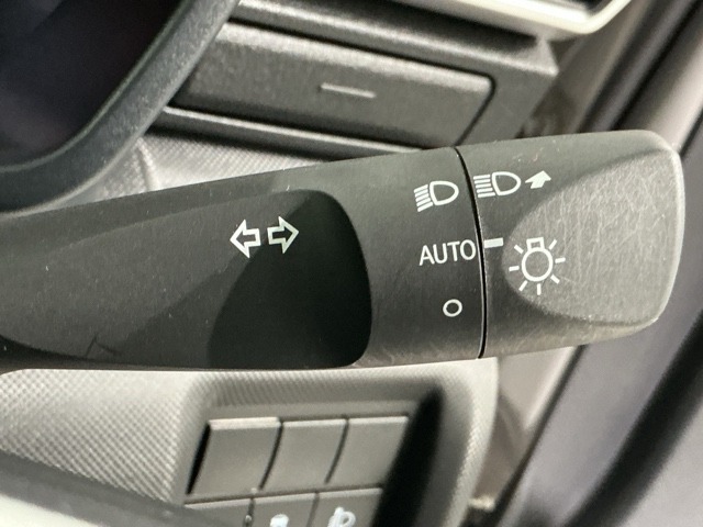 Daihatsu Rocky 12