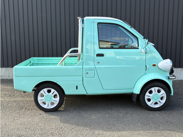 Daihatsu Midget II 3