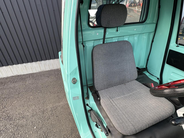 Daihatsu Midget II 9