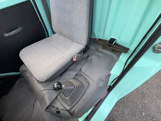 Daihatsu Midget II 10