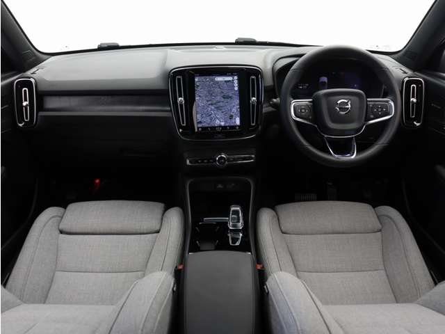 Volvo C40 4