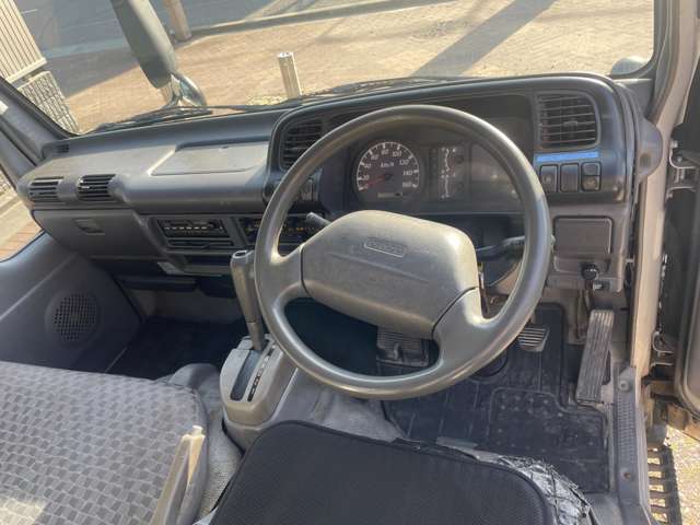 Isuzu Elf 3
