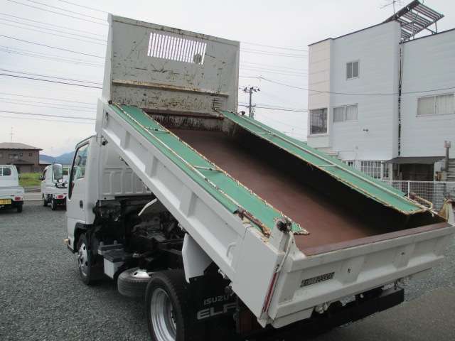 Isuzu Elf 3