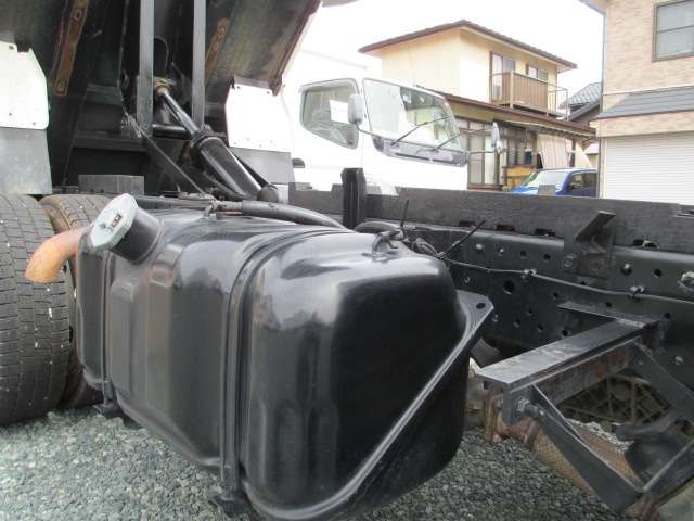 Isuzu Elf 6