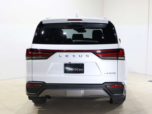 Lexus LX 11