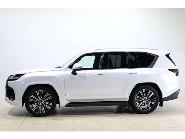 Lexus LX 10