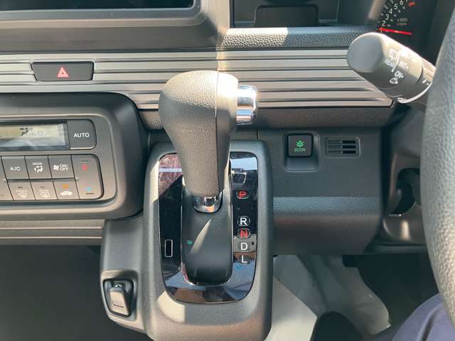 Honda N-VAN 12