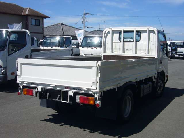 Hino Dutro 7