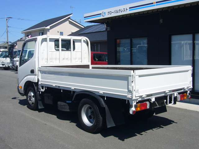 Hino Dutro 8
