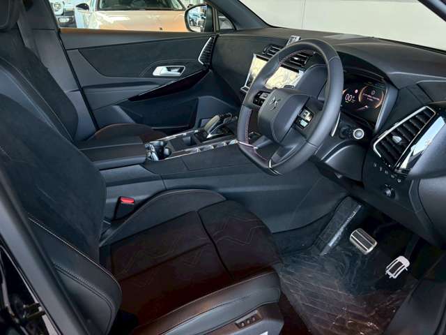 DS Automobiles DS7 12