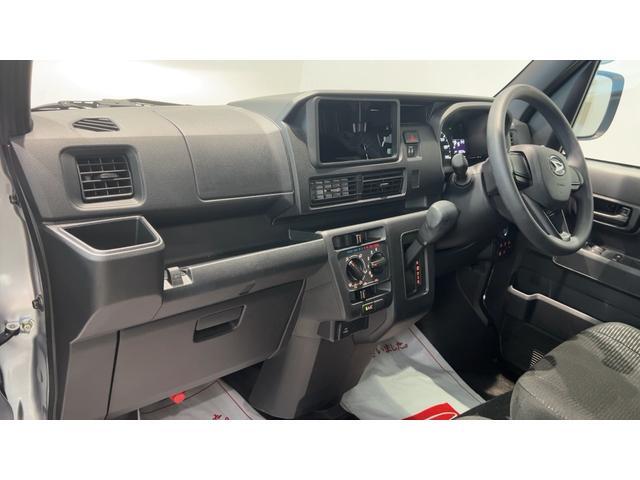 Daihatsu Hijet Deck Van 11