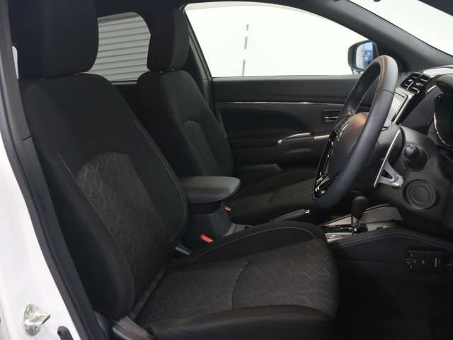 Mitsubishi RVR 9