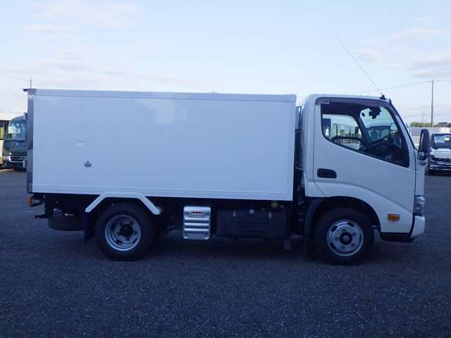 Hino Dutro 7