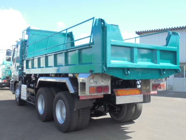 Isuzu Giga 6