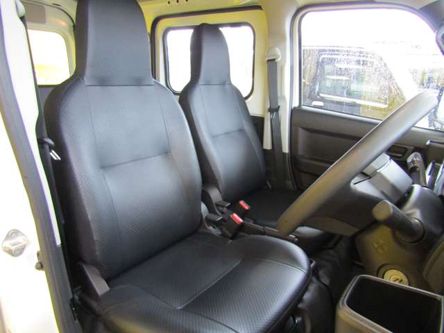 Daihatsu Hijet Cargo 6