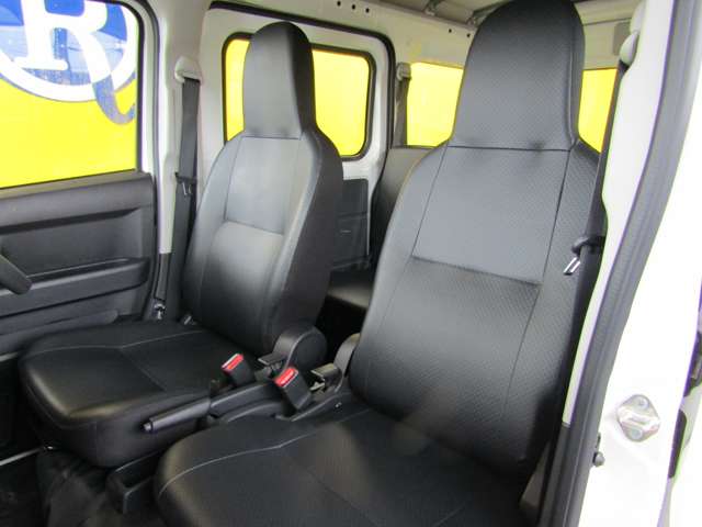 Daihatsu Hijet Cargo 7