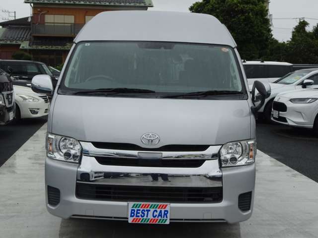 Toyota Hiace 5