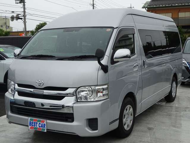 Toyota Hiace 6