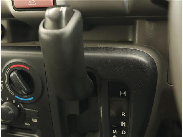 Nissan NV100 Clipper 11