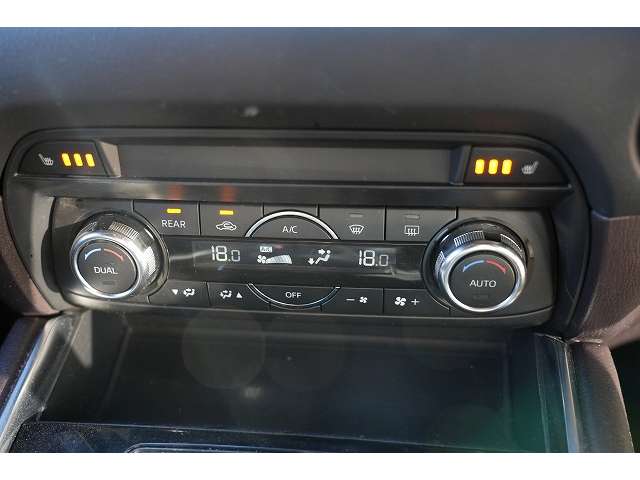 Mazda CX-8 12