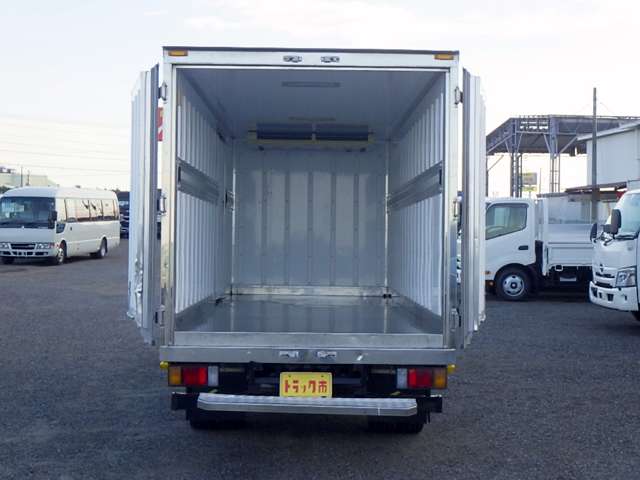 Isuzu Elf 9