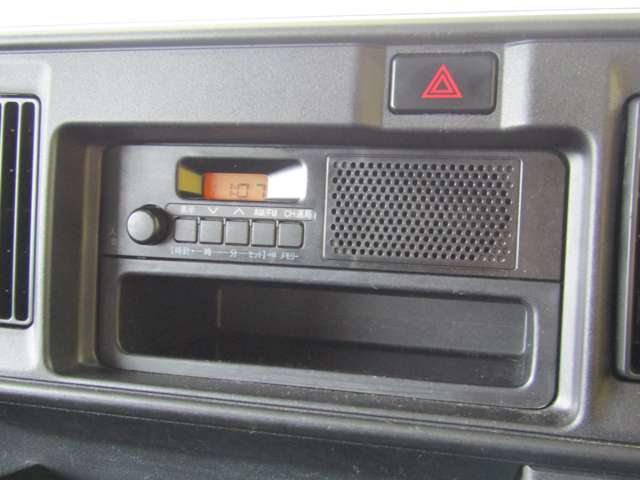 Daihatsu Hijet Cargo 12