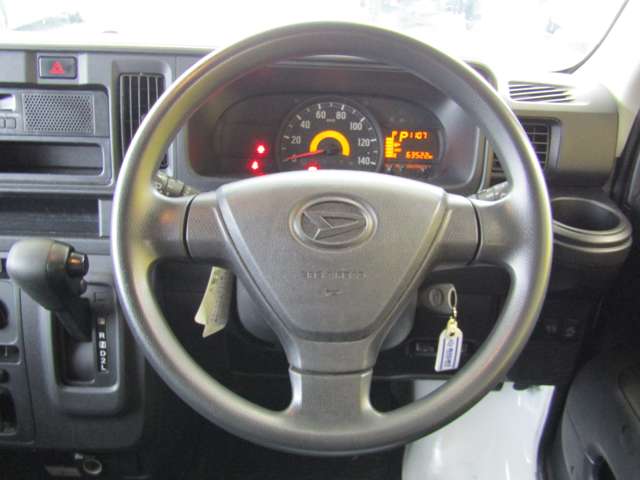 Daihatsu Hijet Cargo 5