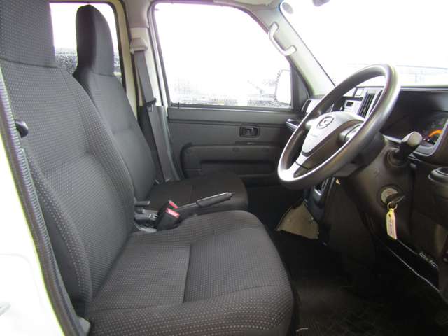 Daihatsu Hijet Cargo 6