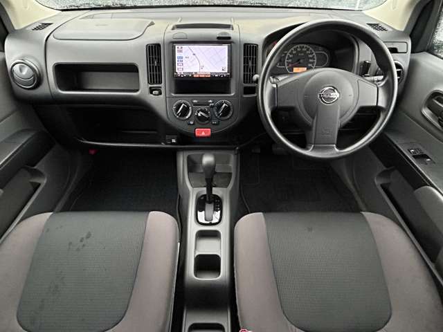 Nissan AD 5