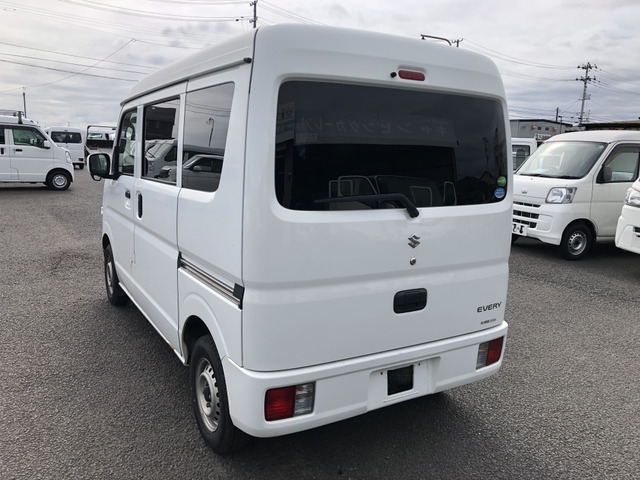 Suzuki Every 8