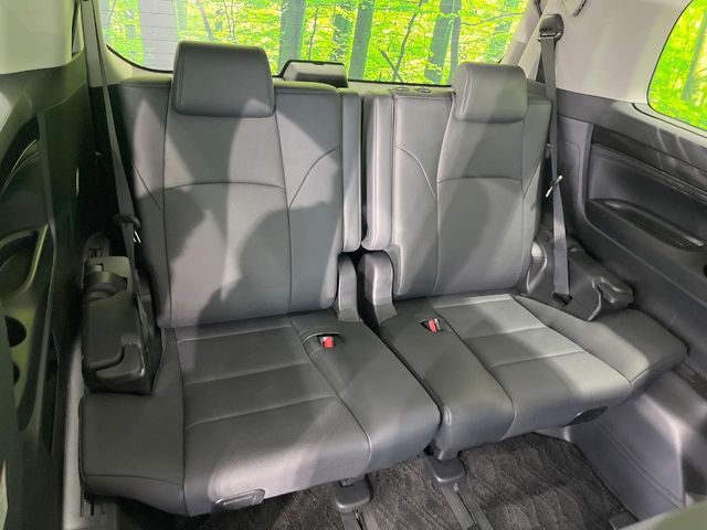 Toyota Vellfire 11