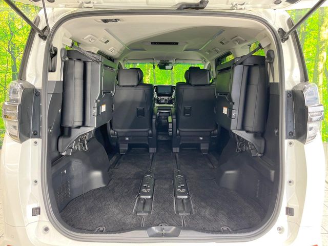 Toyota Vellfire 12