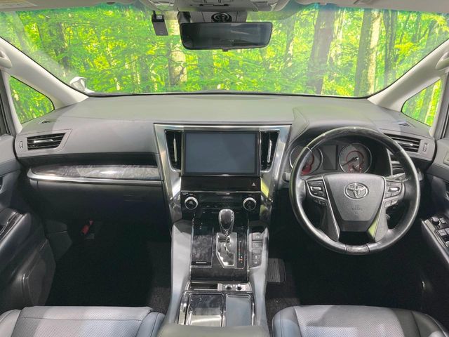 Toyota Vellfire 2