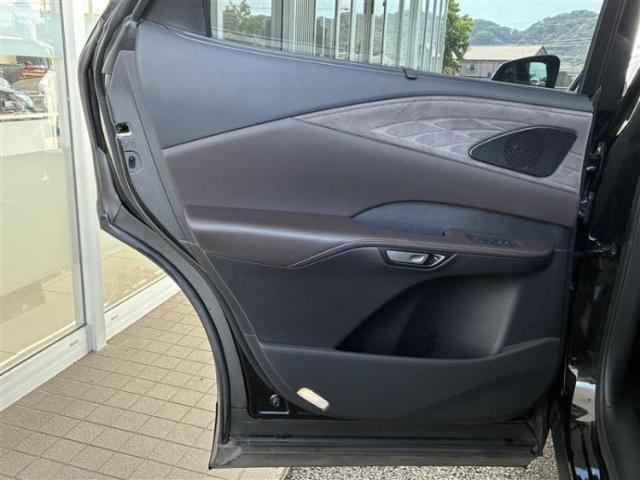 Lexus RX 9
