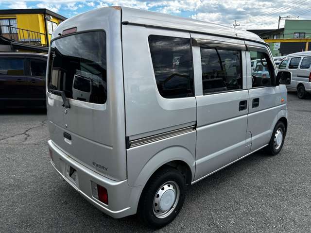 Suzuki Every 8