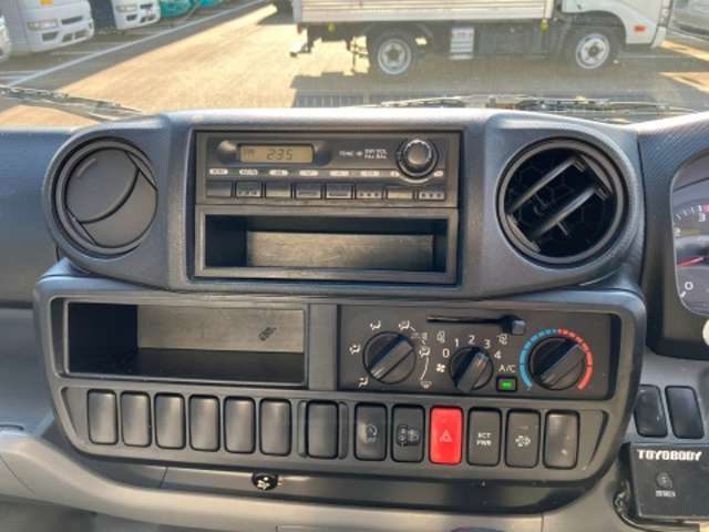 Hino Dutro 12