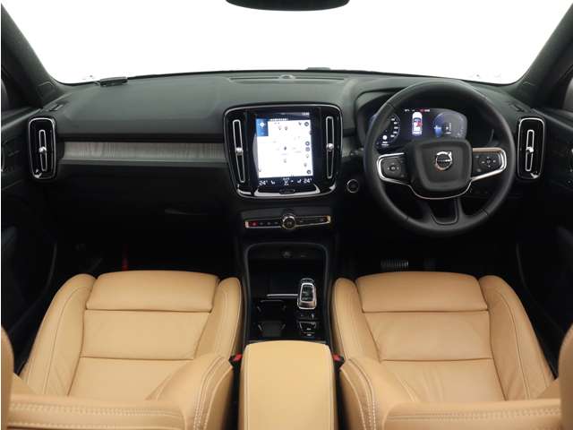 Volvo XC40 4