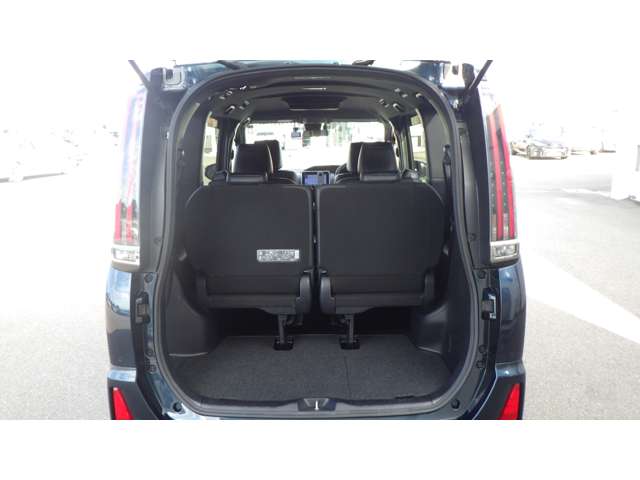 Toyota Noah 11