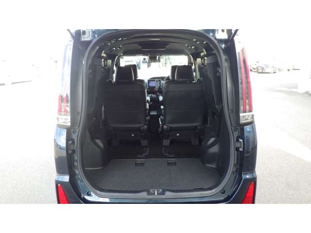 Toyota Noah 12