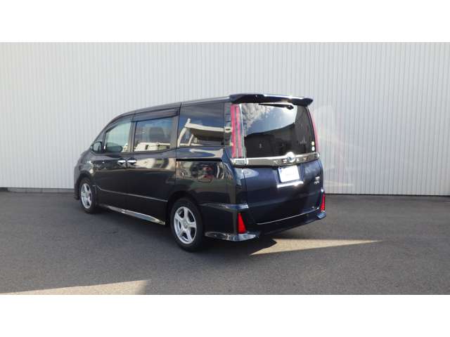 Toyota Noah 6