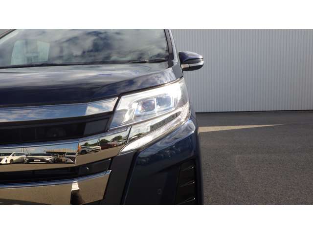 Toyota Noah 8