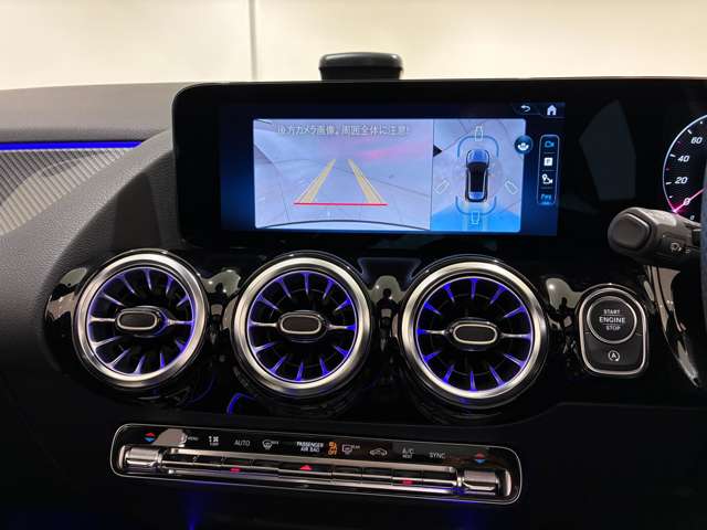 Mercedes-Benz GLA-Class 11