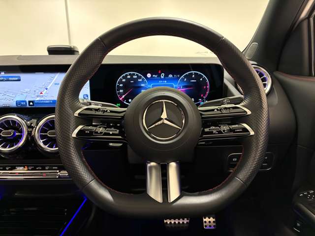 Mercedes-Benz GLA-Class 12