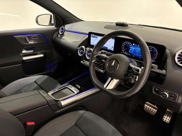 Mercedes-Benz GLA-Class 2