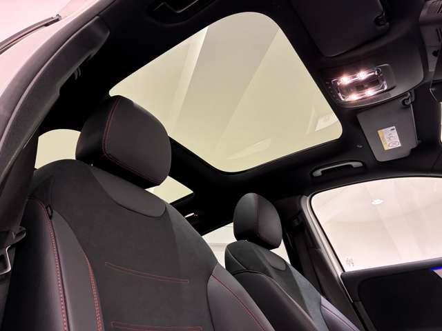 Mercedes-Benz GLA-Class 6