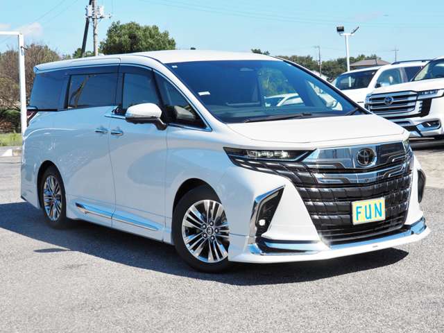 Toyota Alphard 3