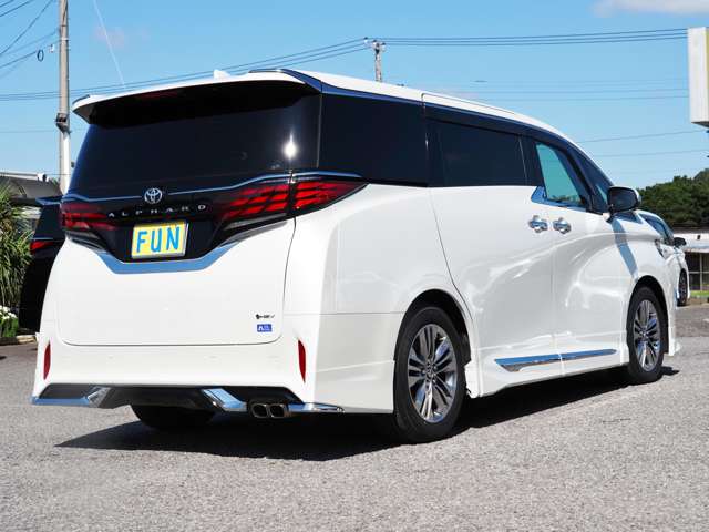 Toyota Alphard 5